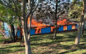 Misiones: Tiene 13 años y estaría acusado de prender fuego una escuela en la localidad de San Antonio