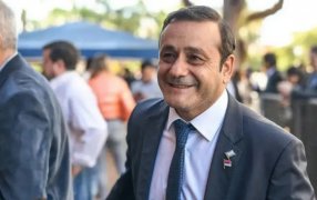 Apóstoles: Con el total de las mesas escrutadas, el Frente Renovador Neo con Oscar Herrera Aduad saca el 35,07% y Diego Hartfield de La Libertad Avanza llega al 34,15%