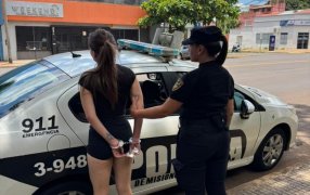 Fuera de sus cabales: Una mujer discutió con su pareja, disparó un arma y fue arrestada, fue en la ciudad de Posadas
