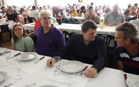 Las Tunas: El Ministro Adolfo Safrán participó del tradicional almuerzo de la Fiesta del Agricultor que celebran productores y colonos de la zona sur de Misiones