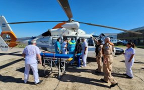 Rescate en el aire: Prefectura Naval Argentina aeroevacuó a un hombre herido en la Isla Martín García