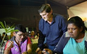 Apóstoles: El DEM agasajó una cena show por su día a los empleados municipales, además anunció un bono de 25 mil pesos, también participó del evento el Ministro Adolfo Safrán