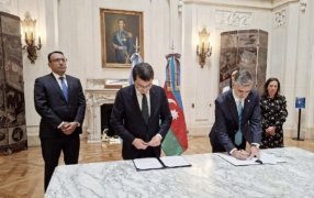 Argentina y Azerbaiyán firman un protocolo en temas de cooperación durante una visita al país de alto nivel del Gobierno Azerí