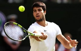 Tenis: Carlos Alcaraz venció a Novak Djokovic y se coronó en Wimbledon
