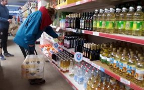 Consumo masivo cayó en Enero y se amplió la brecha entre súper y autoservicios