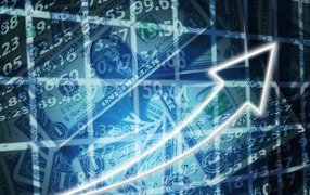 Dólar blue recalentado: Escaló 80 pesos en la semana, marcó nuevos récords, la brecha superó el 150% y este viernes 6 de Octubre cerró a 880 pesos