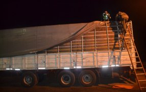 Corrientes: Gendarmería Nacional incautó soja a granel sobre la Ruta Nacional N° 14