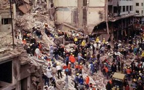 Siguen luchando por que se haga justicia: A 30 años del atentado a la AMIA, para sobrevivientes y familiares la herida sigue abierta