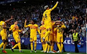 Barcelona se consagró campeón de La Liga de España tras la victoria en el derbi ante Espanyol