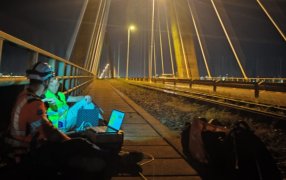 La Dirección Vialidad Nacional completa evaluaciones sobre los tensores del Puente Internacional San Roque González de Santa Cruz: Las tareas se desarrollaron en horarios nocturnos, sin interrupciones de tránsito