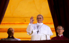 El Gobierno decretó siete días de duelo nacional por la muerte de Francisco