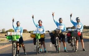 Gran hazaña: Llegaron a Qatar los argentinos que recorrieron más de 10.000 kilómetros en bicicleta