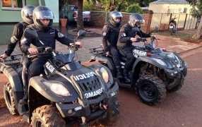 Apóstoles: Se puso en circulación dos cuatriciclos para el personal de la División Comando Radioeléctrico de la Unidad Regional VII y se hizo entrega de cascos de seguridad