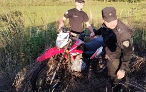 Apóstoles: La Policía de Misiones recuperó la motocicleta sustraída en el Barrio Timbó Relocalizado