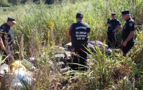 La Policía de Misiones realizó una millonaria incautación de marihuana, en una zona de montes ubicado en un barrio de la localidad Puerto Piray