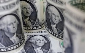 Jornada caliente para el dólar: El blue retrocede luego de anuncios de Massa pero se mantiene en 487 pesos