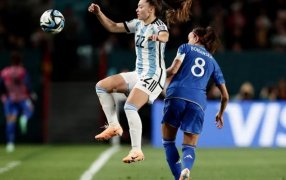 Argentina presentó batalla ante Italia, pero se le escapó el partido sobre el final y perdió 1 a 0 en el debut del Mundial femenino