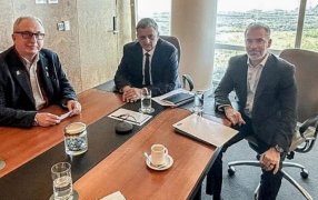 La Provincia de Misiones gestiona la reestructuración diferencial del combustible: El Gobernador Hugo Passalacqua junto al Ministro de Hacienda Adolfo Safrán mantuvieron una reunión con el Presidente de YPF Horacio Marín