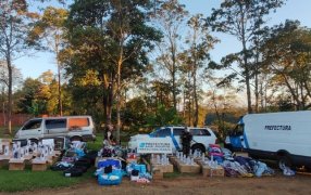 Misiones: Prefectura Naval desmanteló un centro de acopio de mercadería ilegal, durante el operativo el personal secuestró un utilitario y productos de contrabando valuados en más de 10 millones y medio de pesos