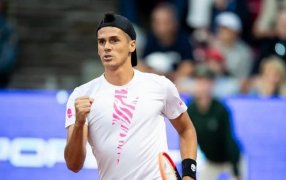 Tenis: Una de cal y una de arena en el ATP de Umag, ganó Federico Coria y perdió Juan Manuel Cerúndolo
