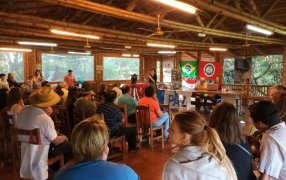 "XXII de Escritores del Mercosur": La apostoleña Avelina Vizcaychipi, presentó dos libros infantiles de su autoria