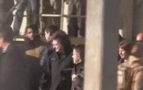 El Presidente Javier Milei llegó a la ciudad bonaerense de Bahía Blanca para monitorear la asistencia a las víctimas de la tragedia