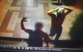 Apóstoles: Investigadores demoraron a dos menores sindicados por violentar al menos una vidriera céntrica con fines de robo