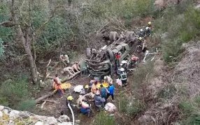 Vuelco fatal: Al menos 4 muertos y 18 heridos en la tragedia de San Martín de los Andes