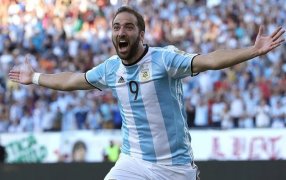 Gonzalo Pipita Higuaín anunció su retiro del fútbol