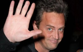 Muere Matthew Perry, actor de "Friends", a los 54 años, confirma CNN