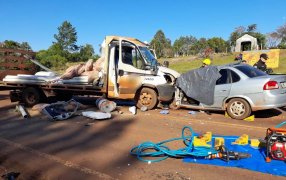 Una mujer de 69 años falleció tras un choque entre un automóvil y un camión, fue sobre la Ruta Provincial N° 5 en la localidad de Los Helechos
