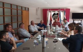 Productores lecheros y funcionarios provinciales abordan las problemáticas del sector lácteo en Córdoba