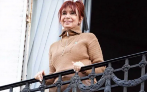 La Justicia otorgó la prisión domiciliaria a Cristina Fernández de Kirchner, deberá usar tobillera y presentar una lista de autorizados a ingresar a su casa