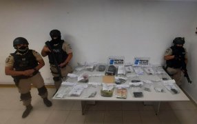Allanamiento en Neuquén: Prefectura Naval Argentina secuestró marihuana y cocaína