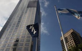 Fallo adverso en el juicio por YPF: Obligan al país a pagar casi 16.000 millones de dólares por la estatización, el Gobierno apelará la decisión