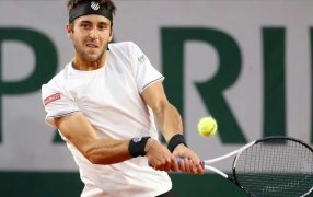 Tenis: Etcheverry o Báez, habrá un argentino en la final de Kitzbuhel, el platense y el porteño se cruzarán en las semifinales del torneo austríaco sobre polvo de ladrillo