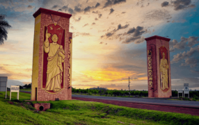Vacaciones de Invierno en Apóstoles: Vista del atardecer en el Portal de acceso a la ciudad, sobre la Ruta Provincial N° 1