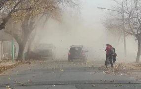 Alerta por vientos fuertes en tres provincias: El  SMN mantenía avisos para este sábado por viento para varias zonas del país