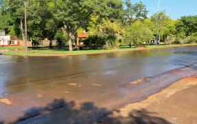 Apóstoles: La C.O.S.P.A.L., informa que se están haciendo reparaciones en la cañería que alimenta un sector del centro y Barrio Chaquito por lo que se encuentran suspendido el servicio en esas zonas