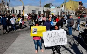 Lanús: Ya hay 7 detenidos por la muerte de la nena de 11 años, los dos principales sospechosos de haber cometido el asesinato serían mayores de edad, familiares, amigos y vecinos de la víctima convocaron a una movilización