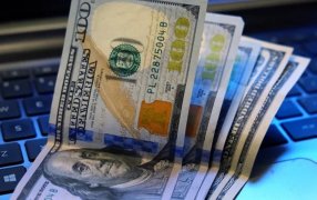 El dólar blue extiende su rebote este jueves 13 de Abril y alcanza por primera vez los 400 pesos