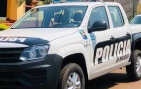 Apóstoles: Hallaron a dos niños de aproximadamente un año y medio solos en una vivienda abandonada y fueron resguardados por la Policía de Misiones