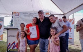 Misiones: Familias de los Municipios de; Azara y Concepción de la Sierra recibieron títulos y permisos de ocupación en el marco del Provincial Programa Mi Título