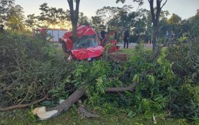 Misiones: Despiste fatal dejó como saldo una mujer de 21 años fallecida y un hombre con lesiones de gravedad sobre la Ruta Nacional N° 12