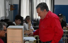 Apóstoles: Ramón Puerta ya emitió su voto, lo hizo en la EPET N° 5 en su ciudad natal