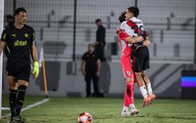 River Plate festejó en los penales ante Peñarol por la serie Río de la Plata