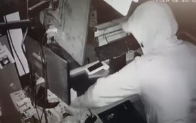 Robó más de tres millones, se habría fugado en un remis, lo identificaron por cámaras y fue detenido