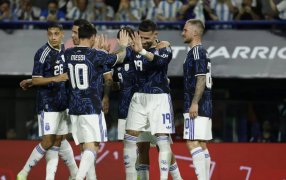 Último amistoso de la Selección Argentina en el país: Sin problemas goleó 5 a 0 a Zambia en la Bombonera