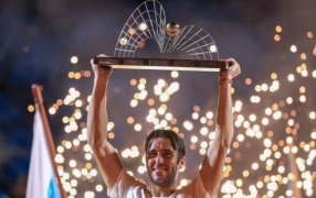 Tenis: La odisea de Tomás Etcheverry, casi 24 horas partido, calor extremo y campeón del ATP 500 de Río
