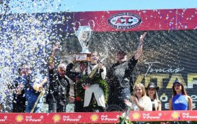 Turismo Pista: El mendocino Tomás Vitar ganó en el Autódromo de La Plata y es el campeón de la Clase 3 del Turismo Pista